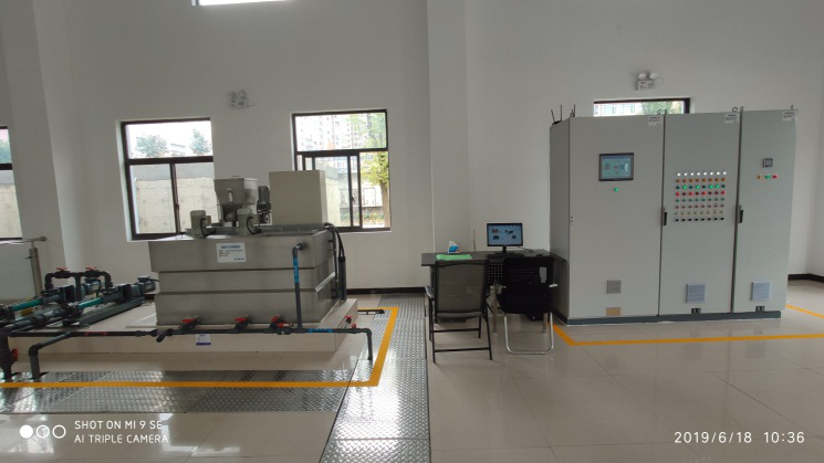 串螺®污泥脫水(shuǐ)機(jī)在水(shuǐ)廠(chǎng)污泥處理(lǐ)系統中的(de)應用(yòng)